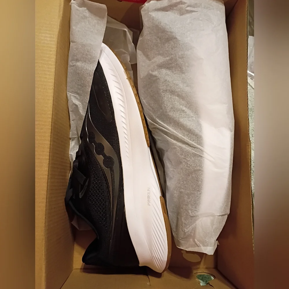 Saucony Men's Guide 15 Sneaker Black/Gum Size 11 New In Box - Picture 6 of 9